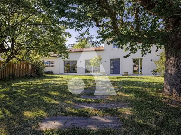 Maison 7 pièces 200 m²