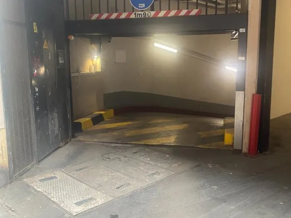 Bastille - La Roquette / parking sécurisé