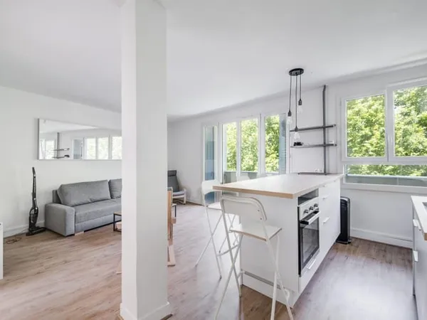Chambre Disponible en Colocation avec Terrasse - Quartier vivant et recherché