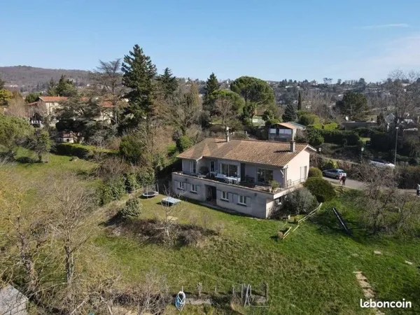 Propriété 8 pièces 206 m²
