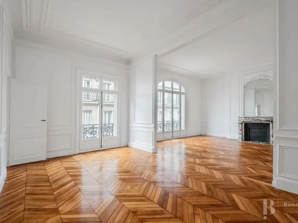 PARIS VIII - RUE WASHINGTON- SUPERBE APPARTEMENT DE RECEPTION- 3 EME ETAGE - QUARTIER TRIANGLE D'OR