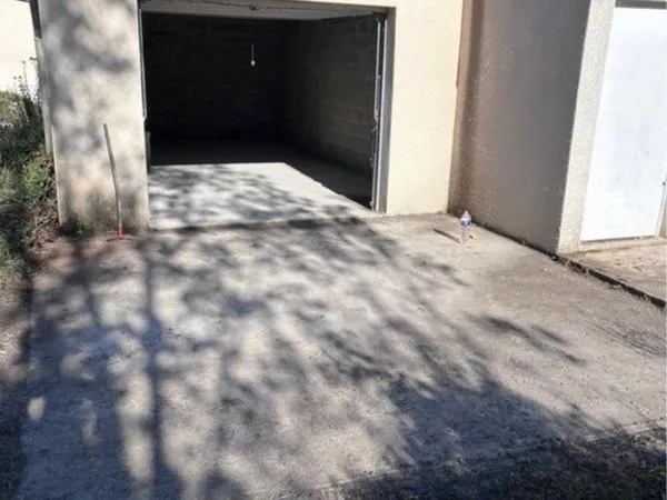 À vendre - Garage / Box / local de stockage 25 m² - idéal professionnel ou particulier - Montboucher