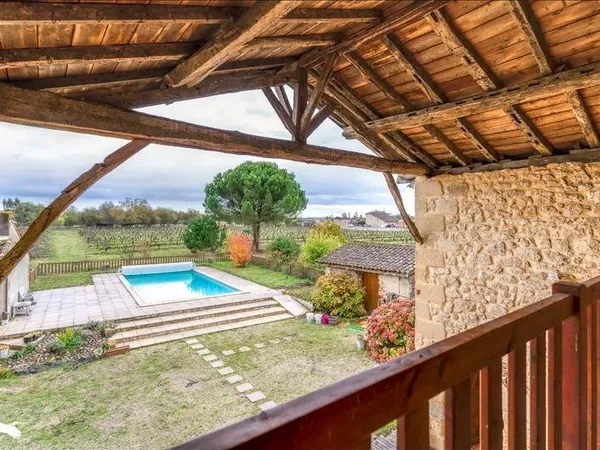 Maison de plain-pied 9 pièces 260 m²