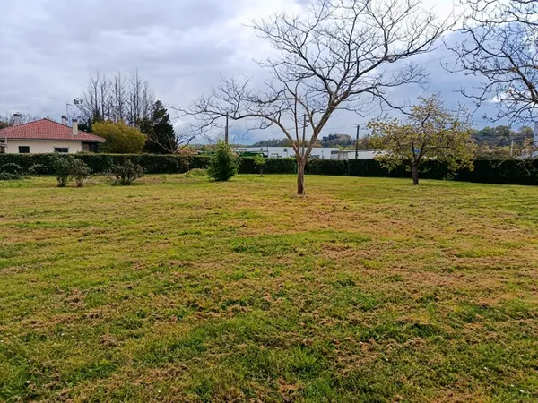 Terrain 938 m²
