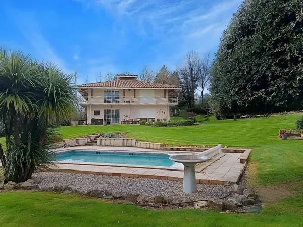 Maison et dépendances