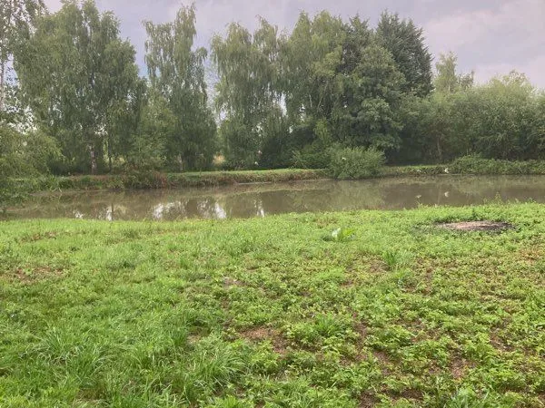 Vend terrain de loisirs avec point d'eau