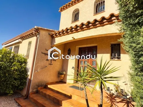Villa 4 faces de 120 m2 sur une parcelle de 627 m2