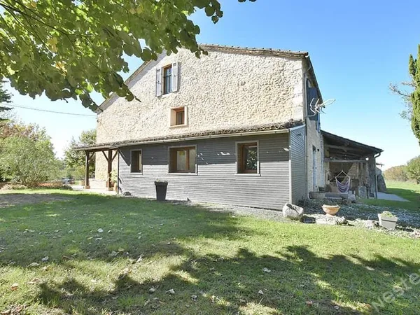 Maison à vendre au Sud de Bergerac - Ancienne ferme avec terrain spacieux !