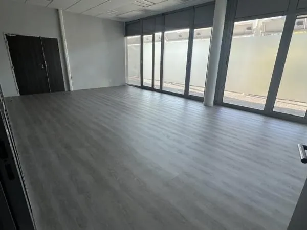 Bureau 236 m²