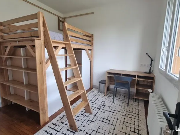 Chambre individuelle de 10,9m² en colocation dans maison meublée de 84m² rénovée à 380 par mois char