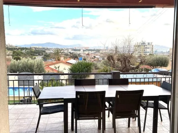 Maison 110m2 T3 + Studio indépendant Piscine Vue dégagée