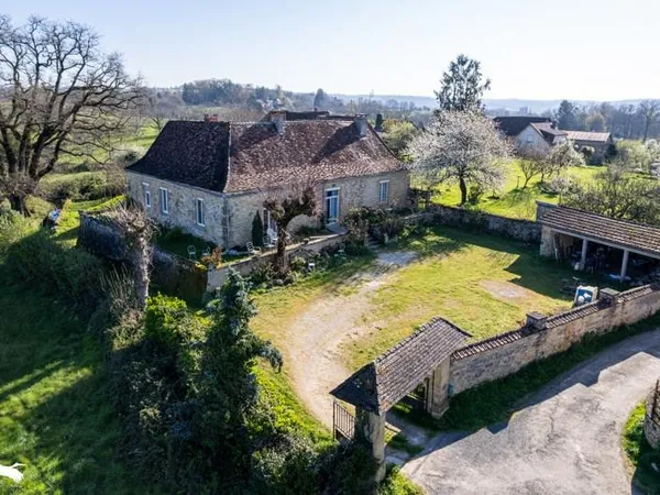 Maison en pierre de 12 pièces principales