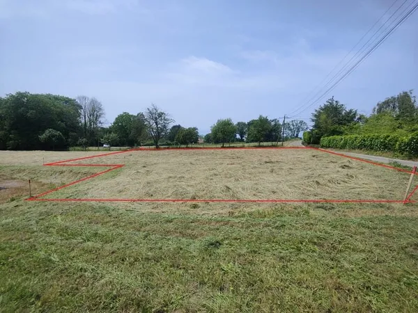 Terrain 800 m²