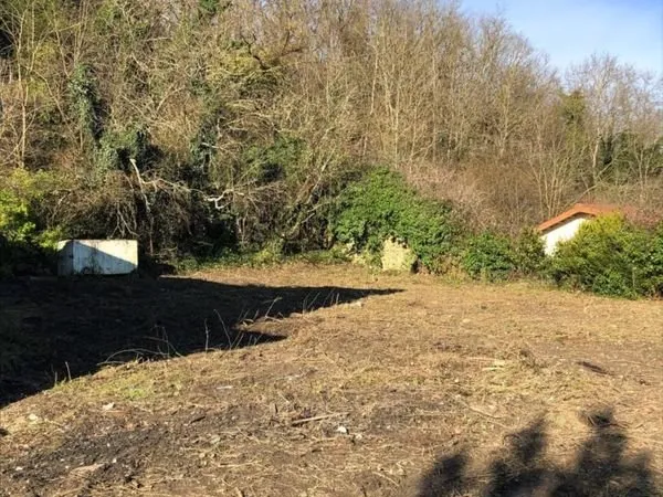 Terrain 1395 m² Montluel
