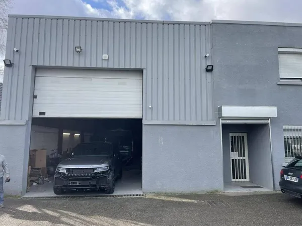 Local d'activité 380 m²