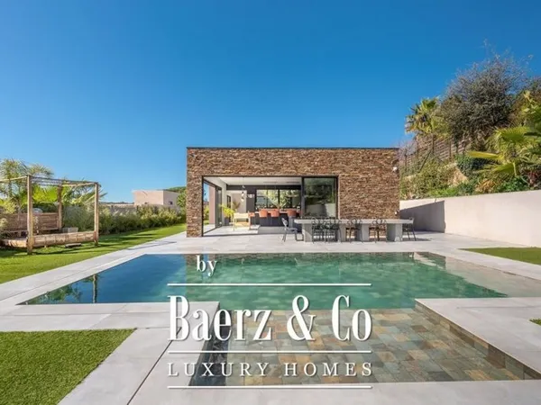 Villa 5 pièces 217 m²