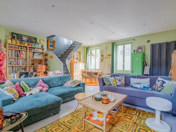 MAISON 110 m² , VILLEURBANNE FLACHET, TERRASSE, CAVE, GARAGE en sus.