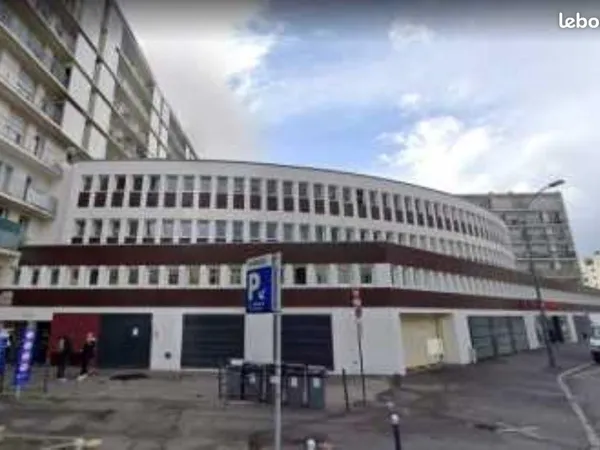 Bureau 396 m²