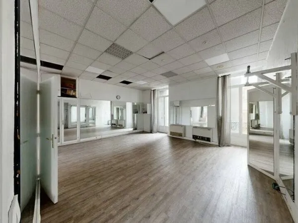 Local commercial 83 m²