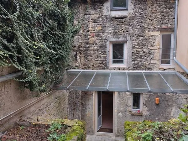 Magnifique Maison Completement Rénovée dans le centre de Cremieu