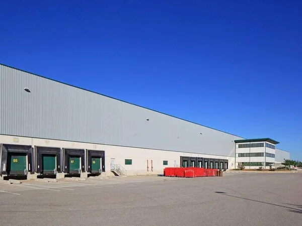 Entrepôt 25608 m²