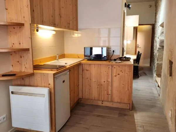 Studio meublé 27 M2 reez de chaussé vieille ville Valence