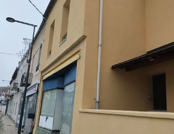 Commerce Location Saint-Éloy-les-Mines 1p 50m² 500€