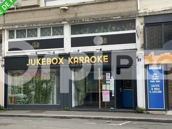 Local commercial 140 m²