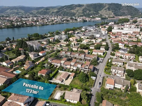 📍 À vendre : Parcelle de terrain arborée - Tain-l'Hermitage (26) 230000