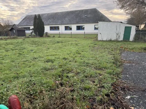 Terrain constructible 809 m²