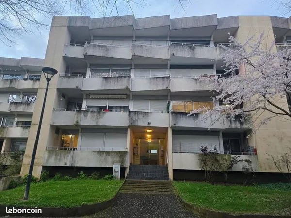 Appartement T3 RENNES SUD 71m2 à rafraîchir (particulier) 155 000