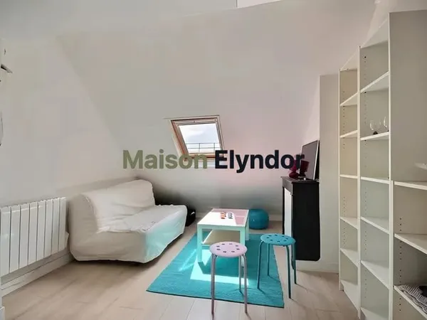 Studio à louer - Paris 8e - Meublé
