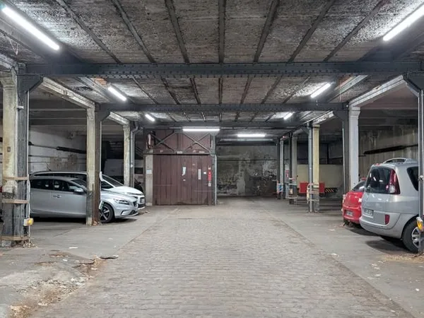 Place de parking Centre-ville (petite voiture)