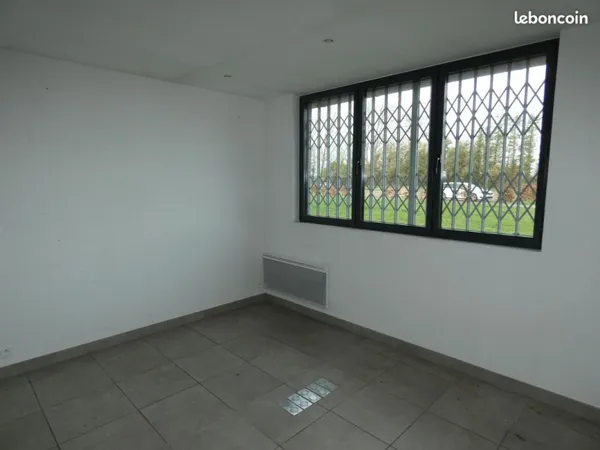 Bureaux, entrepôt 2375 m² Wormhout