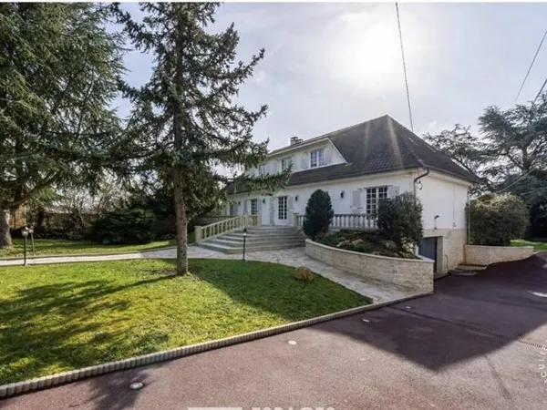 Maison 6 pièces 198 m²