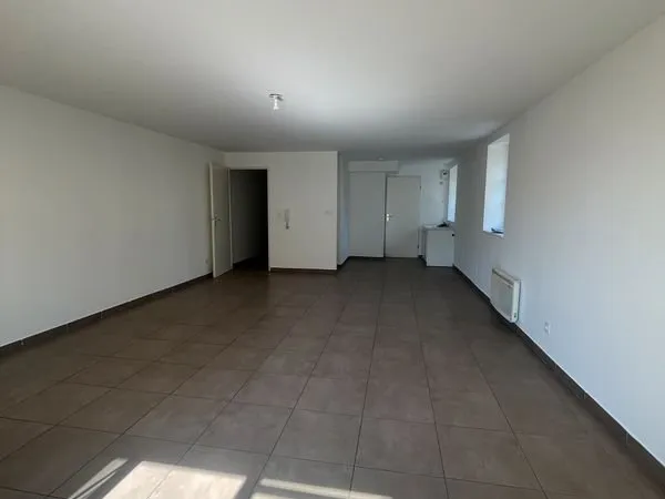 À VENDRE - Maison de ville en duplex de 99m2 en centre-ville de Hyères