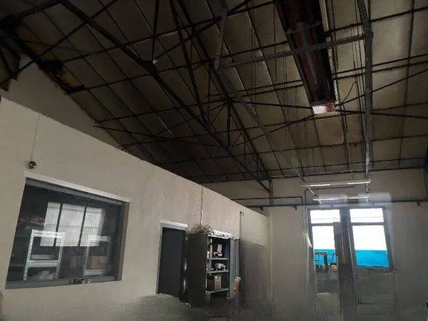 Local d'activité 150 m²