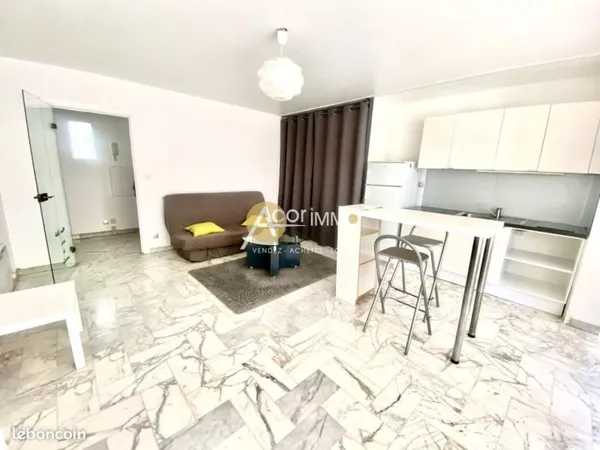 Studio 1 pièce 32 m²