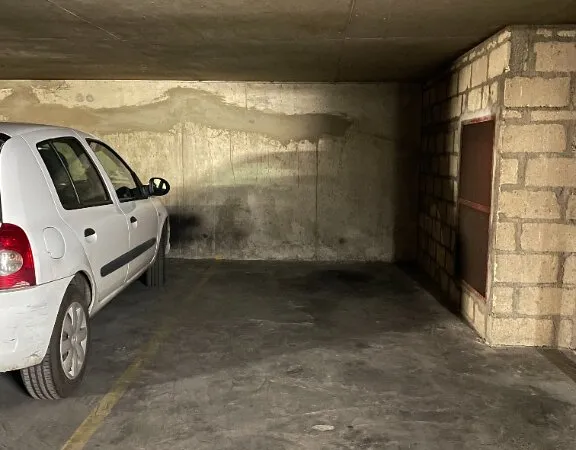 Parking / box Paris 10 m2