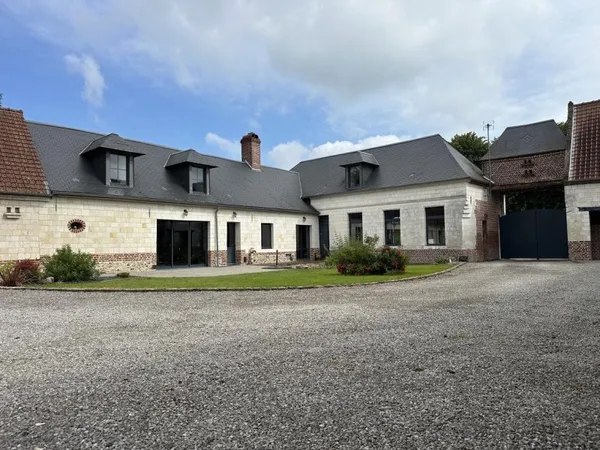 CORPS DE FERME RENOVE 250m² sur 2800m²