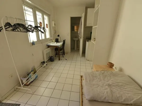 Studio 1 pièce 13 m²