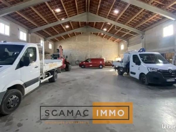 Local d'activité 440 m²