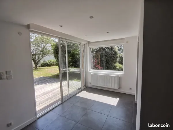 Maison 3 chambres Jardin double garages