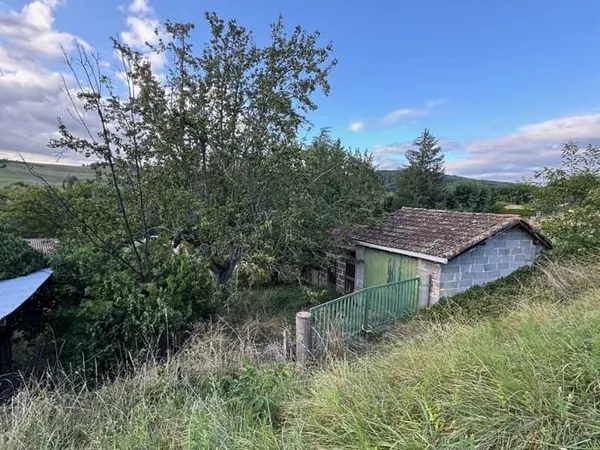 Terrain 1190 m²