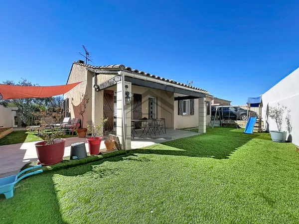 Villa T4 - Plain pied - Terrain piscinable - Entièrement rénovée