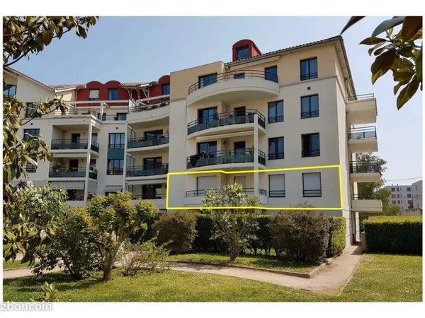 Appartement T3 - 75 m² - Balcon - Box Fermé (VE-VH) - Cave