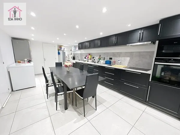 Maison 8 pièces de 138 m2