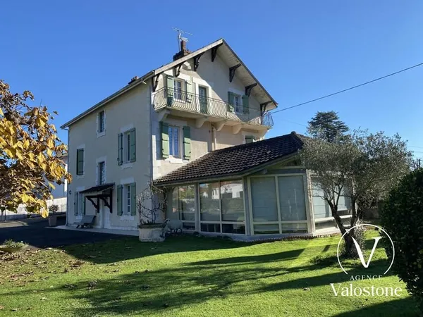 Maison 10 pièces 285 m²