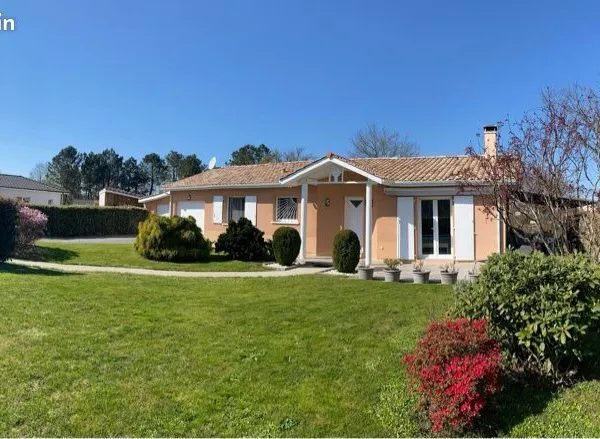 Particulier vend plain pied de 103 m2 année 2009 terrain 1007 m2
