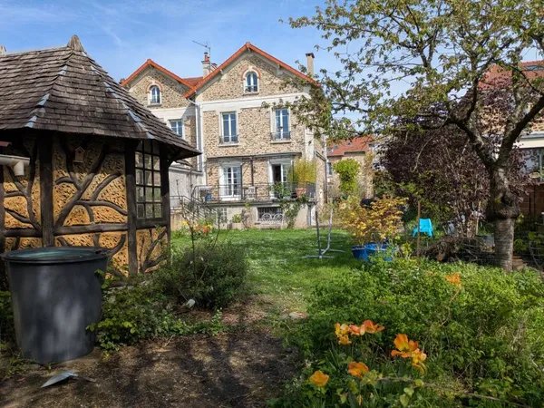 Vends meuliere aux beaux volumes